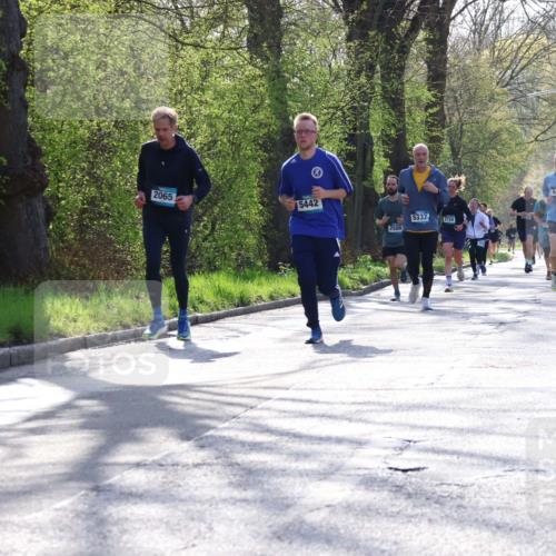 12.04.2026 - 45. Internationalen Wilhelmsburger Insellauf Yannick Fuchs http://msf.ph/oto/9487208 12.04.2026 10:31:45 Laufen 2065, 5442, 2500, 5337, 2724, 4483 meine-sportfotos.de