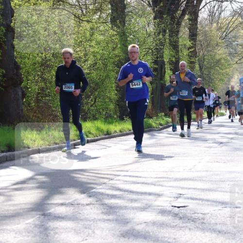 12.04.2026 - 45. Internationalen Wilhelmsburger Insellauf Yannick Fuchs http://msf.ph/oto/9487210 12.04.2026 10:31:45 Laufen 2065, 5442, 2500, 5337, 2724, 4402 meine-sportfotos.de