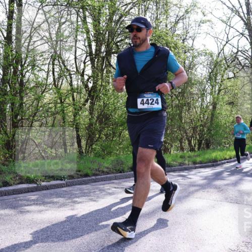 12.04.2026 - 45. Internationalen Wilhelmsburger Insellauf Yannick Fuchs http://msf.ph/oto/9487221 12.04.2026 10:37:34 Laufen 4424, 2846, 4088 meine-sportfotos.de