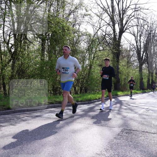 12.04.2026 - 45. Internationalen Wilhelmsburger Insellauf Yannick Fuchs http://msf.ph/oto/9487285 12.04.2026 10:37:40 Laufen 4768, 5360, 3340, 3186, 1363 meine-sportfotos.de