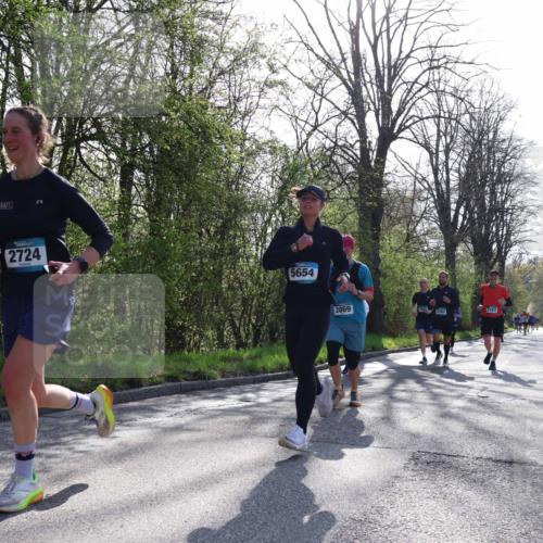 12.04.2026 - 45. Internationalen Wilhelmsburger Insellauf Yannick Fuchs http://msf.ph/oto/9487307 12.04.2026 10:31:56 Laufen 2724, 5654, 2869, 2263 meine-sportfotos.de
