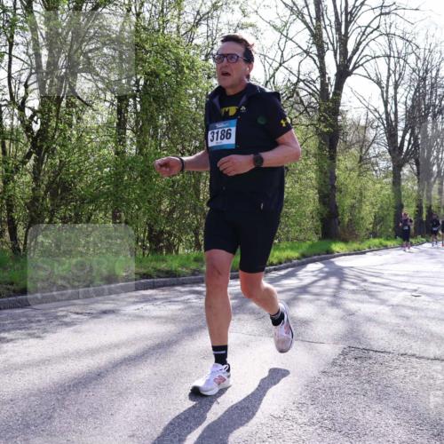 12.04.2026 - 45. Internationalen Wilhelmsburger Insellauf Yannick Fuchs http://msf.ph/oto/9487343 12.04.2026 10:37:45 Laufen 3186 meine-sportfotos.de