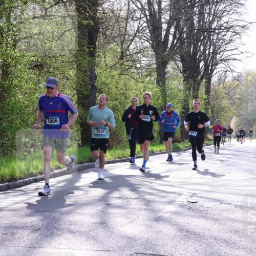 12.04.2026 - 45. Internationalen Wilhelmsburger Insellauf Yannick Fuchs http://msf.ph/oto/9487460 12.04.2026 10:32:12 Laufen 3086, 2039, 3091, 4615 meine-sportfotos.de
