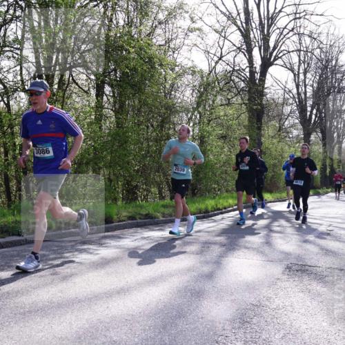 12.04.2026 - 45. Internationalen Wilhelmsburger Insellauf Yannick Fuchs http://msf.ph/oto/9487483 12.04.2026 10:32:14 Laufen 3086, 2039, 3091, 4615 meine-sportfotos.de