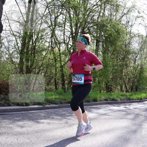 12.04.2026 - 45. Internationalen Wilhelmsburger Insellauf Yannick Fuchs http://msf.ph/oto/9487546 12.04.2026 10:32:21 Laufen 5705 meine-sportfotos.de