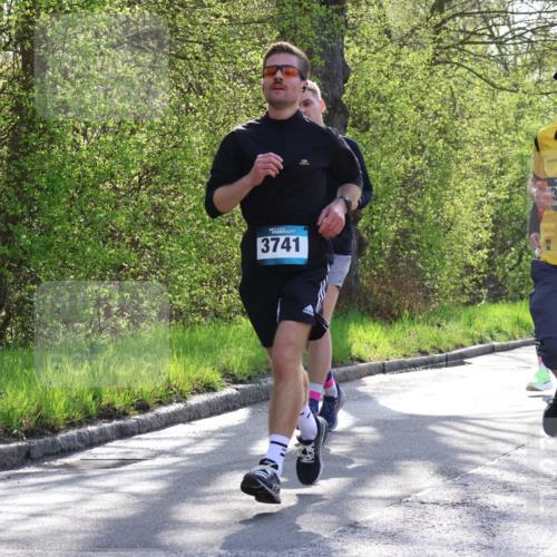 12.04.2026 - 45. Internationalen Wilhelmsburger Insellauf Yannick Fuchs http://msf.ph/oto/9487600 12.04.2026 10:32:29 Laufen 3741, 3419, 377 meine-sportfotos.de