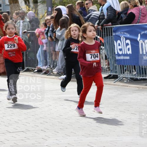 12.04.2026 - 45. Internationalen Wilhelmsburger Insellauf Strokosch-Dieckow http://msf.ph/oto/9487675 12.04.2026 14:10:31 Ziel 1513, 909, 708, 615, 184, 187, 42, 706, 246, 243, 717, 724, 929, 722, 239, 704, 725, 1521, 714, 726, 229 meine-sportfotos.de