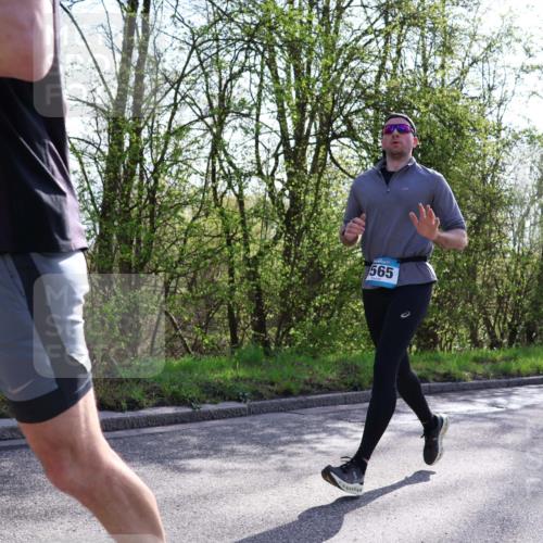 12.04.2026 - 45. Internationalen Wilhelmsburger Insellauf Yannick Fuchs http://msf.ph/oto/9487695 12.04.2026 10:32:37 Laufen 1, 565 meine-sportfotos.de