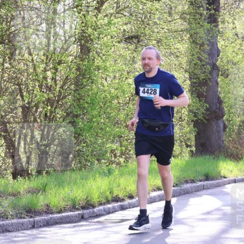 12.04.2026 - 45. Internationalen Wilhelmsburger Insellauf Yannick Fuchs http://msf.ph/oto/9487709 12.04.2026 10:32:41 Laufen 4428 meine-sportfotos.de
