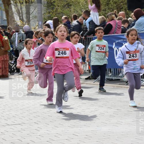 12.04.2026 - 45. Internationalen Wilhelmsburger Insellauf Strokosch-Dieckow http://msf.ph/oto/9487713 12.04.2026 14:10:29 Ziel 963, 1513, 909, 708, 615, 184, 187, 42, 706, 246, 243, 717, 724, 929, 722, 239, 704, 725, 1521, 714, 726 meine-sportfotos.de