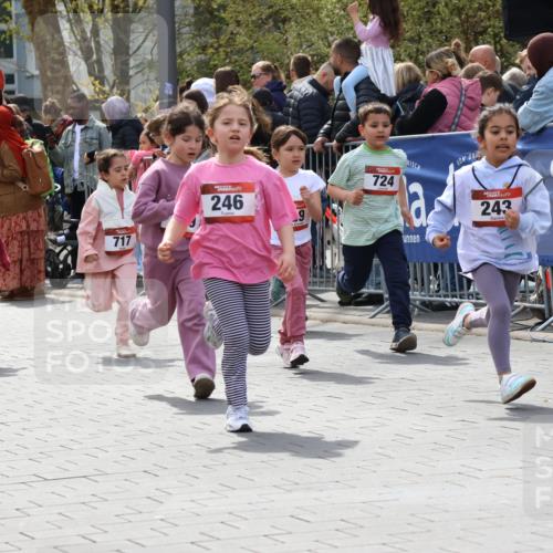 12.04.2026 - 45. Internationalen Wilhelmsburger Insellauf Strokosch-Dieckow http://msf.ph/oto/9487720 12.04.2026 14:10:29 Ziel 963, 1513, 909, 708, 615, 184, 187, 42, 706, 246, 243, 717, 724, 929, 722, 239, 704, 725, 1521, 714, 726 meine-sportfotos.de