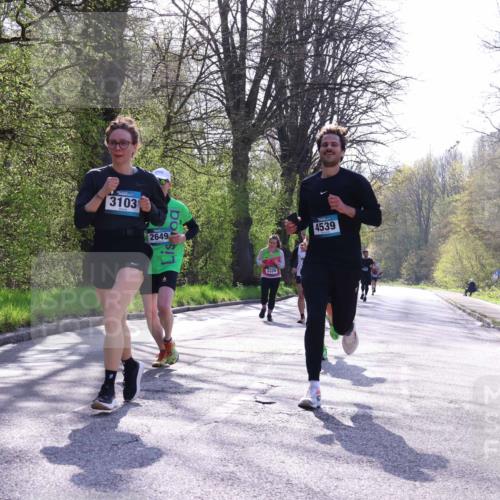 12.04.2026 - 45. Internationalen Wilhelmsburger Insellauf Yannick Fuchs http://msf.ph/oto/9487753 12.04.2026 10:38:26 Laufen 3103, 2649, 3326, 4539 meine-sportfotos.de