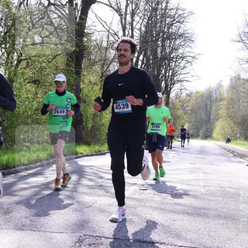 12.04.2026 - 45. Internationalen Wilhelmsburger Insellauf Yannick Fuchs http://msf.ph/oto/9487762 12.04.2026 10:38:26 Laufen 3103, 2649, 4539, 4789 meine-sportfotos.de