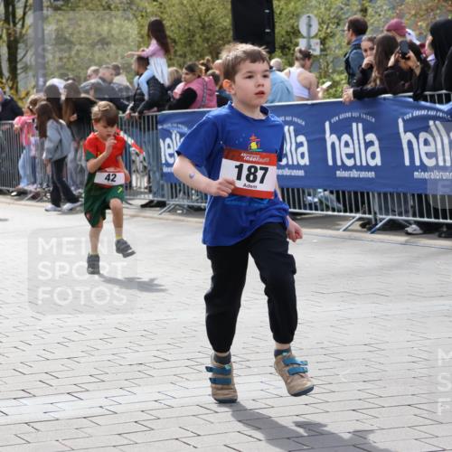 12.04.2026 - 45. Internationalen Wilhelmsburger Insellauf Strokosch-Dieckow http://msf.ph/oto/9487774 12.04.2026 14:10:26 Ziel 218, 203, 633, 963, 1513, 909, 708, 615, 184, 187, 42, 706, 246, 243, 717, 724, 929 meine-sportfotos.de