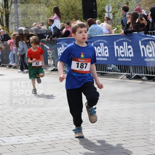12.04.2026 - 45. Internationalen Wilhelmsburger Insellauf Strokosch-Dieckow http://msf.ph/oto/9487779 12.04.2026 14:10:26 Ziel 218, 203, 633, 963, 1513, 909, 708, 615, 184, 187, 42, 706, 246, 243, 717, 724, 929 meine-sportfotos.de