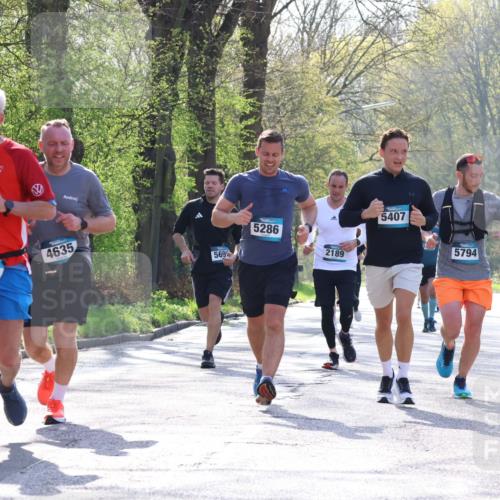 12.04.2026 - 45. Internationalen Wilhelmsburger Insellauf Yannick Fuchs http://msf.ph/oto/9487783 12.04.2026 10:32:47 Laufen 4635, 3662, 5286, 2189, 569, 5407, 5794 meine-sportfotos.de