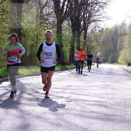 12.04.2026 - 45. Internationalen Wilhelmsburger Insellauf Yannick Fuchs http://msf.ph/oto/9487797 12.04.2026 10:38:29 Laufen 3556, 355, 4659, 3326, 2392 meine-sportfotos.de