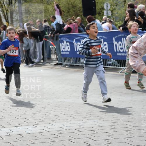 12.04.2026 - 45. Internationalen Wilhelmsburger Insellauf Strokosch-Dieckow http://msf.ph/oto/9487809 12.04.2026 14:10:25 Ziel 746, 664, 218, 203, 633, 963, 1513, 909, 708, 615, 184, 187, 42, 706, 246, 243 meine-sportfotos.de