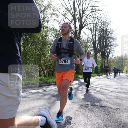 12.04.2026 - 45. Internationalen Wilhelmsburger Insellauf Yannick Fuchs http://msf.ph/oto/9487855 12.04.2026 10:32:52 Laufen 5794, 2189 meine-sportfotos.de