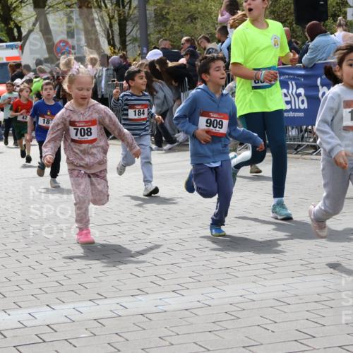 12.04.2026 - 45. Internationalen Wilhelmsburger Insellauf Strokosch-Dieckow http://msf.ph/oto/9487863 12.04.2026 14:10:23 Ziel 60, 746, 664, 218, 203, 633, 963, 1513, 909, 708, 615, 184, 187, 42, 706, 246 meine-sportfotos.de