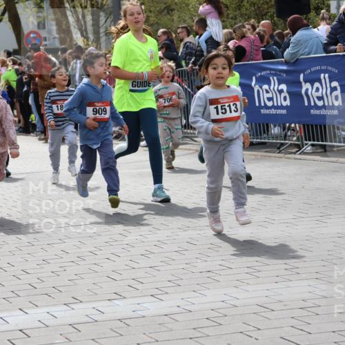 12.04.2026 - 45. Internationalen Wilhelmsburger Insellauf Strokosch-Dieckow http://msf.ph/oto/9487877 12.04.2026 14:10:23 Ziel 60, 746, 664, 218, 203, 633, 963, 1513, 909, 708, 615, 184, 187, 42, 706, 246 meine-sportfotos.de