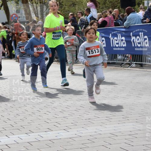 12.04.2026 - 45. Internationalen Wilhelmsburger Insellauf Strokosch-Dieckow http://msf.ph/oto/9487882 12.04.2026 14:10:23 Ziel 60, 746, 664, 218, 203, 633, 963, 1513, 909, 708, 615, 184, 187, 42, 706, 246 meine-sportfotos.de