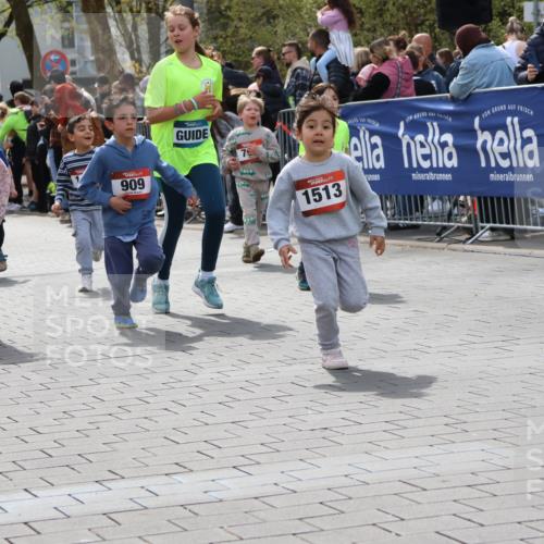 12.04.2026 - 45. Internationalen Wilhelmsburger Insellauf Strokosch-Dieckow http://msf.ph/oto/9487891 12.04.2026 14:10:22 Ziel 60, 746, 664, 218, 203, 633, 963, 1513, 909, 708, 615, 184, 187 meine-sportfotos.de