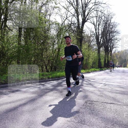 12.04.2026 - 45. Internationalen Wilhelmsburger Insellauf Yannick Fuchs http://msf.ph/oto/9487897 12.04.2026 10:38:37 Laufen 2392 meine-sportfotos.de