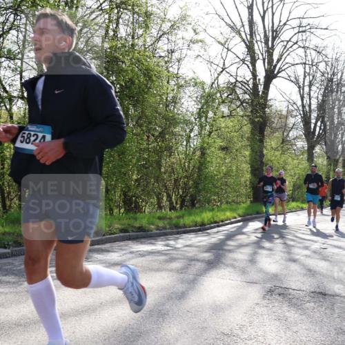 12.04.2026 - 45. Internationalen Wilhelmsburger Insellauf Yannick Fuchs http://msf.ph/oto/9487951 12.04.2026 10:33:02 Laufen 5824, 2813, 2656 meine-sportfotos.de