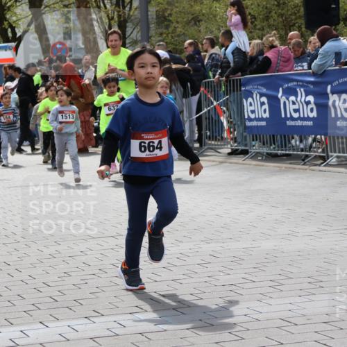 12.04.2026 - 45. Internationalen Wilhelmsburger Insellauf Strokosch-Dieckow http://msf.ph/oto/9487975 12.04.2026 14:10:20 Ziel 205, 153, 48, 86, 132, 417, 60, 746, 664, 218, 203, 633, 963, 1513, 909, 708, 615 meine-sportfotos.de