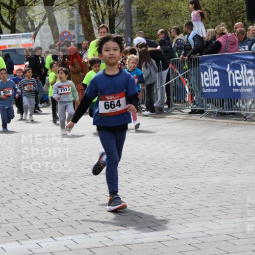 12.04.2026 - 45. Internationalen Wilhelmsburger Insellauf Strokosch-Dieckow http://msf.ph/oto/9487990 12.04.2026 14:10:19 Ziel 205, 153, 48, 86, 132, 417, 60, 746, 664, 218, 203, 633, 963, 1513, 909 meine-sportfotos.de