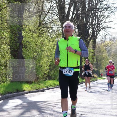 12.04.2026 - 45. Internationalen Wilhelmsburger Insellauf Yannick Fuchs http://msf.ph/oto/9488067 12.04.2026 10:33:23 Laufen 45, 3747, 4906 meine-sportfotos.de