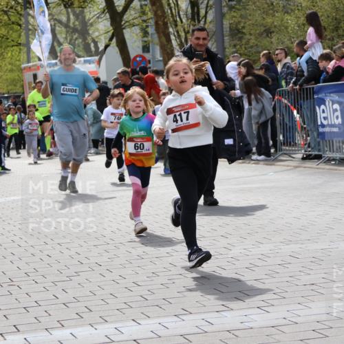 12.04.2026 - 45. Internationalen Wilhelmsburger Insellauf Strokosch-Dieckow http://msf.ph/oto/9488073 12.04.2026 14:10:15 Ziel 946, 738, 201, 189, 269, 1524, 961, 938, 198, 932, 639, 205, 153, 48, 86, 132, 417, 60, 746, 664, 218, 203, 633 meine-sportfotos.de