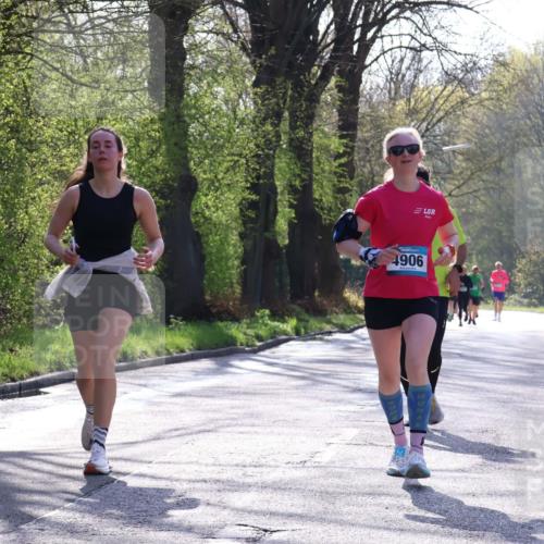 12.04.2026 - 45. Internationalen Wilhelmsburger Insellauf Yannick Fuchs http://msf.ph/oto/9488103 12.04.2026 10:33:26 Laufen 4906 meine-sportfotos.de