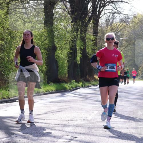 12.04.2026 - 45. Internationalen Wilhelmsburger Insellauf Yannick Fuchs http://msf.ph/oto/9488105 12.04.2026 10:33:26 Laufen 4906 meine-sportfotos.de