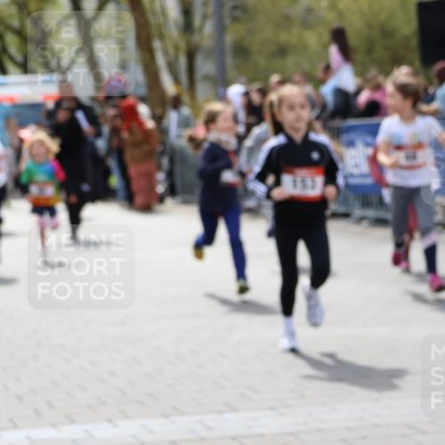 12.04.2026 - 45. Internationalen Wilhelmsburger Insellauf Strokosch-Dieckow http://msf.ph/oto/9488114 12.04.2026 14:10:13 Ziel 946, 738, 201, 189, 269, 1524, 961, 938, 198, 932, 639, 205, 153, 48, 86, 132, 417, 60, 746, 664 meine-sportfotos.de