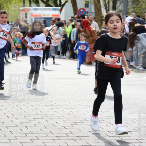 12.04.2026 - 45. Internationalen Wilhelmsburger Insellauf Strokosch-Dieckow http://msf.ph/oto/9488181 12.04.2026 14:10:08 Ziel 745, 207, 920, 770, 182, 19, 913, 181, 529, 942, 157, 1518, 192, 946, 738, 201, 189, 269, 1524, 961, 938, 198, 932, 639, 205, 153, 48 meine-sportfotos.de