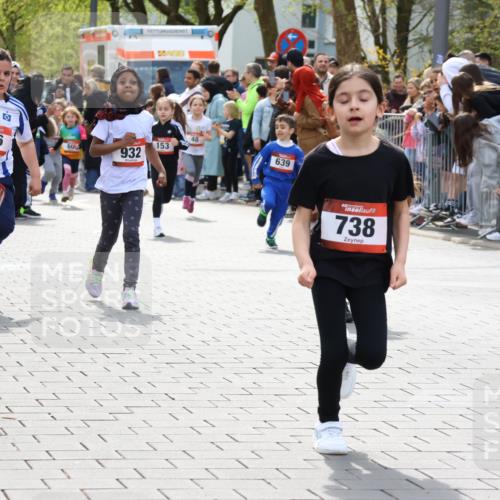12.04.2026 - 45. Internationalen Wilhelmsburger Insellauf Strokosch-Dieckow http://msf.ph/oto/9488196 12.04.2026 14:10:08 Ziel 745, 207, 920, 770, 182, 19, 913, 181, 529, 942, 157, 1518, 192, 946, 738, 201, 189, 269, 1524, 961, 938, 198, 932, 639, 205, 153, 48 meine-sportfotos.de