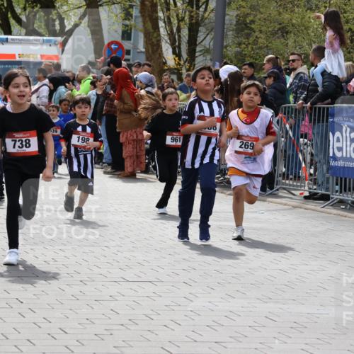 12.04.2026 - 45. Internationalen Wilhelmsburger Insellauf Strokosch-Dieckow http://msf.ph/oto/9488241 12.04.2026 14:10:07 Ziel 224, 745, 207, 920, 770, 182, 19, 913, 181, 529, 942, 157, 1518, 192, 946, 738, 201, 189, 269, 1524, 961, 938, 198, 932, 639 meine-sportfotos.de