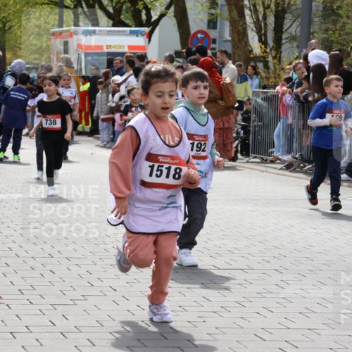12.04.2026 - 45. Internationalen Wilhelmsburger Insellauf Strokosch-Dieckow http://msf.ph/oto/9488262 12.04.2026 14:10:04 Ziel 640, 248, 441, 723, 119, 186, 224, 745, 207, 920, 770, 182, 19, 913, 181, 529, 942, 157, 1518, 192, 946, 738, 201, 189, 269 meine-sportfotos.de