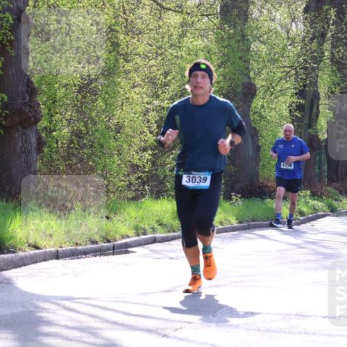 12.04.2026 - 45. Internationalen Wilhelmsburger Insellauf Yannick Fuchs http://msf.ph/oto/9488271 12.04.2026 10:39:24 Laufen 3039, 4756, 3234, 3049, 4903 meine-sportfotos.de