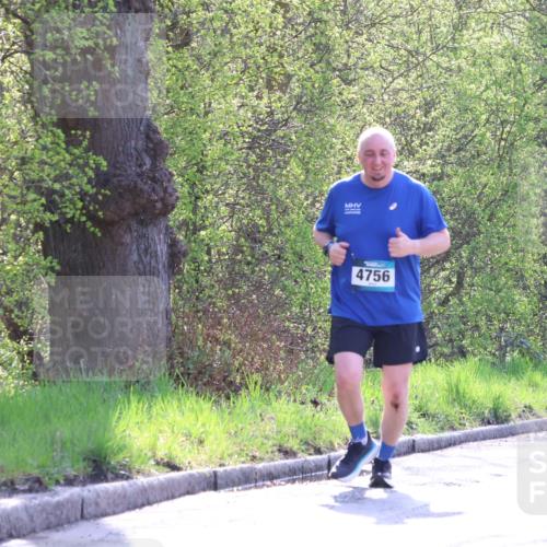12.04.2026 - 45. Internationalen Wilhelmsburger Insellauf Yannick Fuchs http://msf.ph/oto/9488319 12.04.2026 10:39:29 Laufen 4756 meine-sportfotos.de