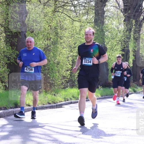 12.04.2026 - 45. Internationalen Wilhelmsburger Insellauf Yannick Fuchs http://msf.ph/oto/9488333 12.04.2026 10:39:30 Laufen 4756, 3234, 56, 2506, 2496, 4903 meine-sportfotos.de