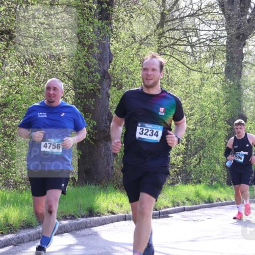 12.04.2026 - 45. Internationalen Wilhelmsburger Insellauf Yannick Fuchs http://msf.ph/oto/9488350 12.04.2026 10:39:31 Laufen 4756, 3234, 2506, 4903, 3049 meine-sportfotos.de
