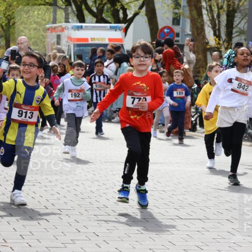12.04.2026 - 45. Internationalen Wilhelmsburger Insellauf Strokosch-Dieckow http://msf.ph/oto/9488365 12.04.2026 14:10:01 Ziel 543, 721, 1503, 736, 715, 6, 1504, 412, 681, 640, 248, 441, 723, 119, 186, 224, 745, 207, 920, 770, 182, 19, 913, 181, 529, 942, 157, 1518, 192 meine-sportfotos.de