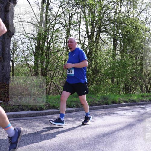 12.04.2026 - 45. Internationalen Wilhelmsburger Insellauf Yannick Fuchs http://msf.ph/oto/9488396 12.04.2026 10:39:34 Laufen 4756 meine-sportfotos.de