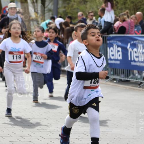 12.04.2026 - 45. Internationalen Wilhelmsburger Insellauf Strokosch-Dieckow http://msf.ph/oto/9488402 12.04.2026 14:09:59 Ziel 907, 158, 268, 543, 721, 1503, 736, 715, 6, 1504, 412, 681, 640, 248, 441, 723, 119, 186, 224, 745, 207, 920, 770, 182, 19, 913, 181, 529, 942, 157, 1518 meine-sportfotos.de