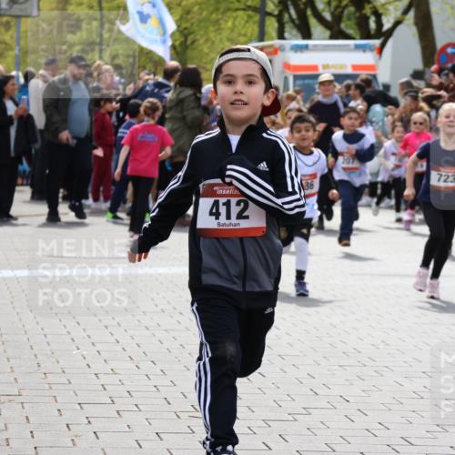 12.04.2026 - 45. Internationalen Wilhelmsburger Insellauf Strokosch-Dieckow http://msf.ph/oto/9488452 12.04.2026 14:09:57 Ziel 720, 719, 907, 158, 268, 543, 721, 1503, 736, 715, 6, 1504, 412, 681, 640, 248, 441, 723, 119, 186, 224, 745, 207, 920, 770, 182, 19 meine-sportfotos.de