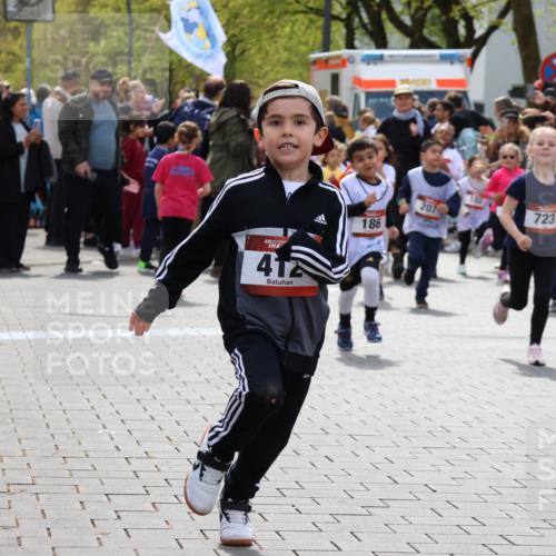 12.04.2026 - 45. Internationalen Wilhelmsburger Insellauf Strokosch-Dieckow http://msf.ph/oto/9488468 12.04.2026 14:09:56 Ziel 720, 719, 907, 158, 268, 543, 721, 1503, 736, 715, 6, 1504, 412, 681, 640, 248, 441, 723, 119, 186, 224, 745 meine-sportfotos.de