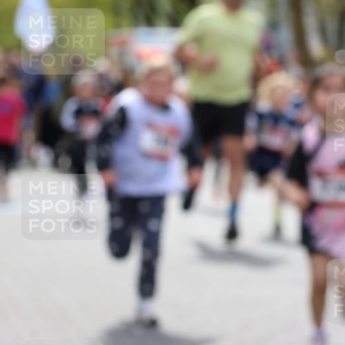 12.04.2026 - 45. Internationalen Wilhelmsburger Insellauf Strokosch-Dieckow http://msf.ph/oto/9488505 12.04.2026 14:09:55 Ziel 53, 712, 1512, 1525, 551, 764, 567, 720, 719, 907, 158, 268, 543, 721, 1503, 736, 715, 6, 1504, 412, 681, 640, 248, 441, 723, 119, 186, 224 meine-sportfotos.de